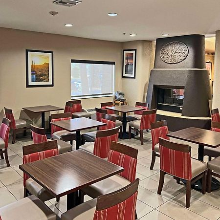 Comfort Suites Peoria Sports Complex Exterior foto