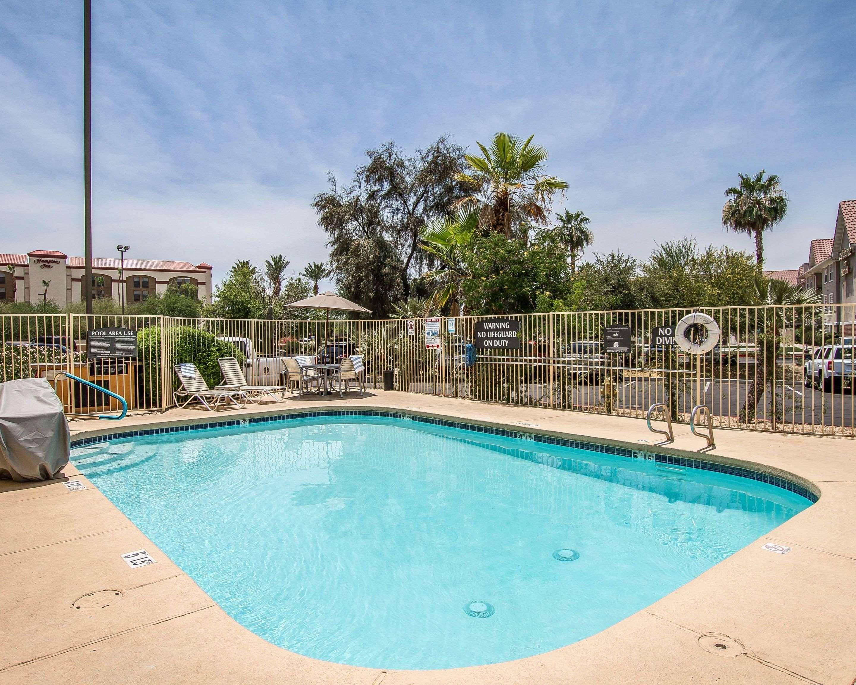 Comfort Suites Peoria Sports Complex Exterior foto