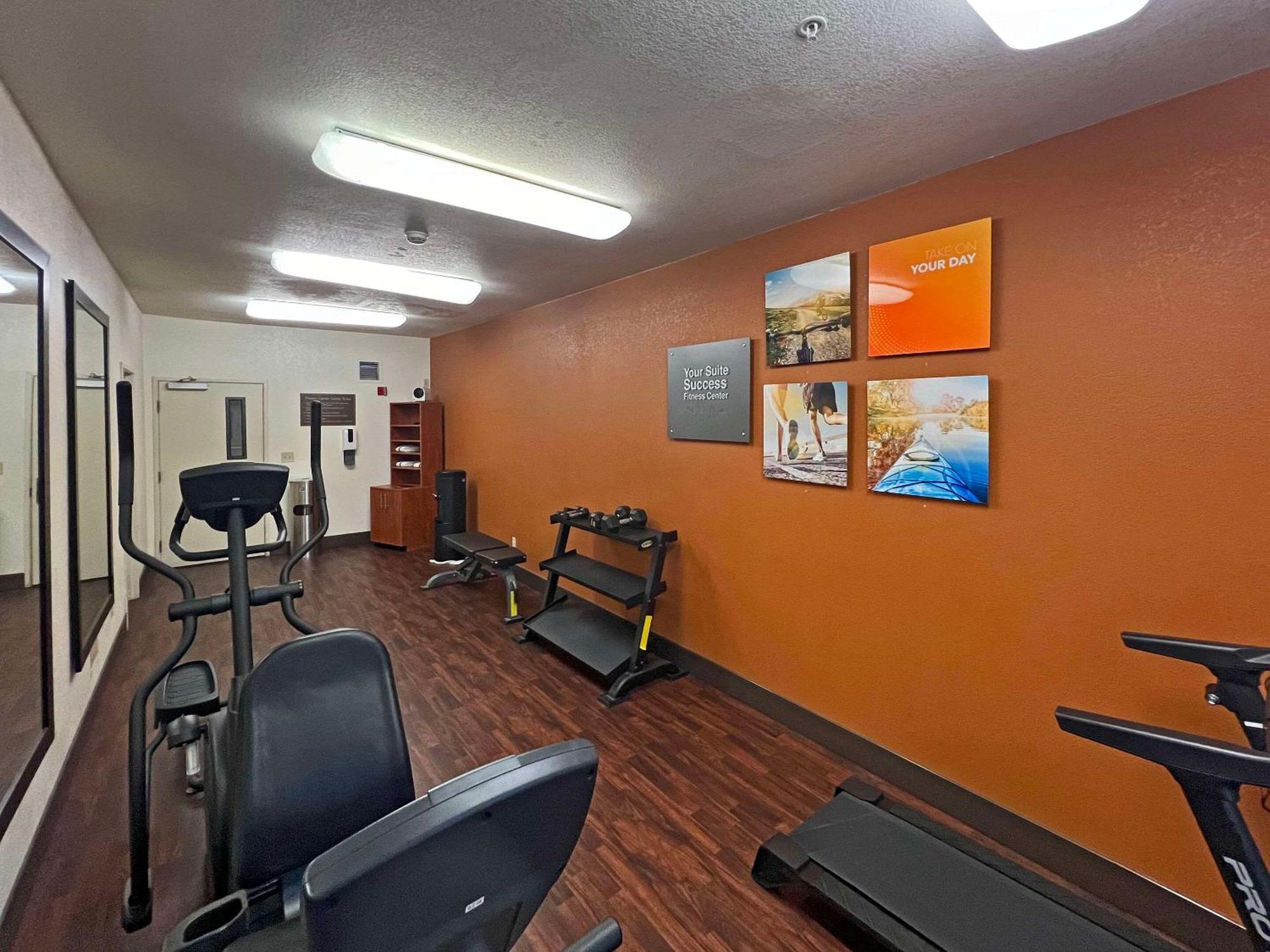 Comfort Suites Peoria Sports Complex Exterior foto