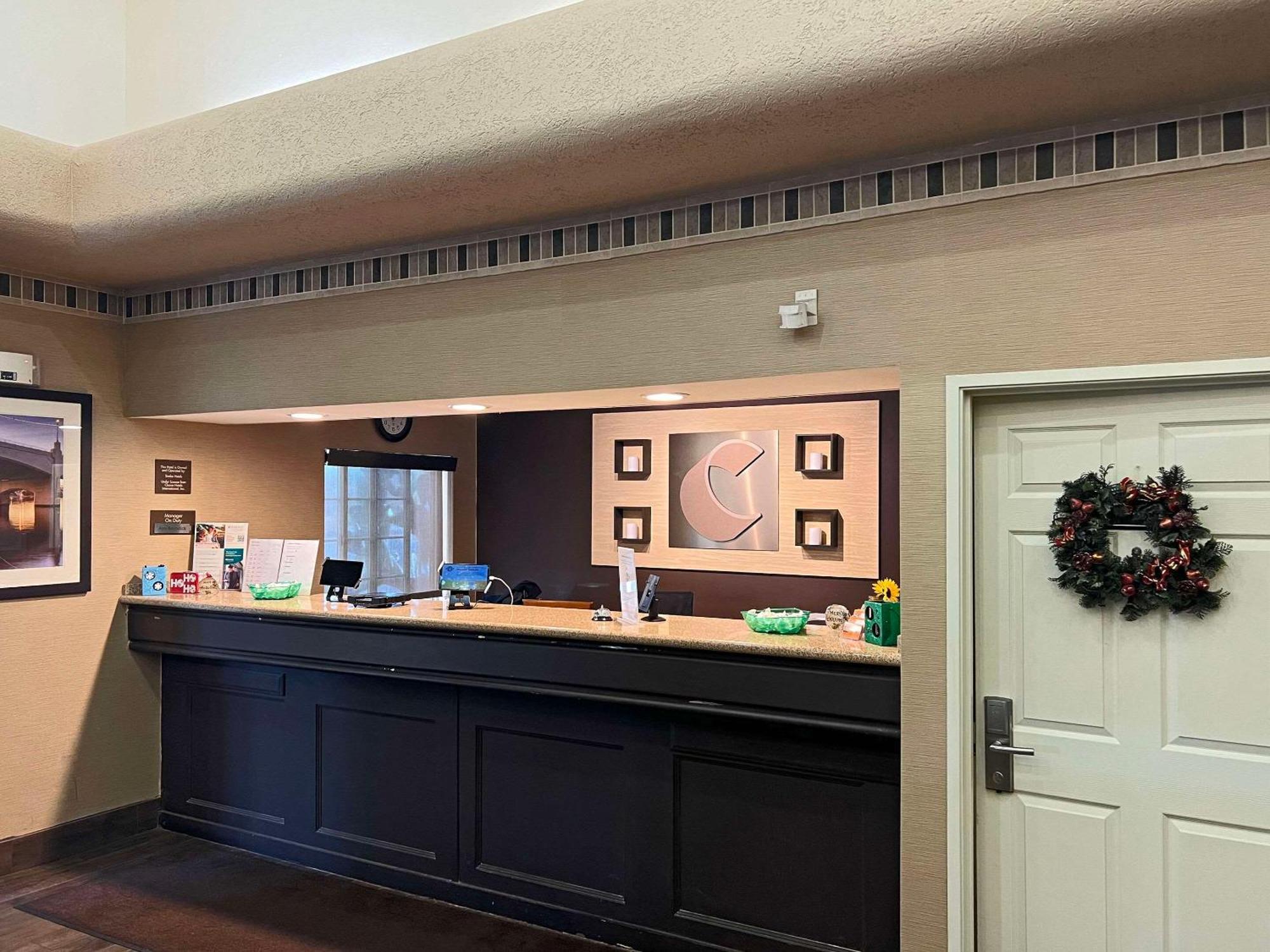 Comfort Suites Peoria Sports Complex Exterior foto