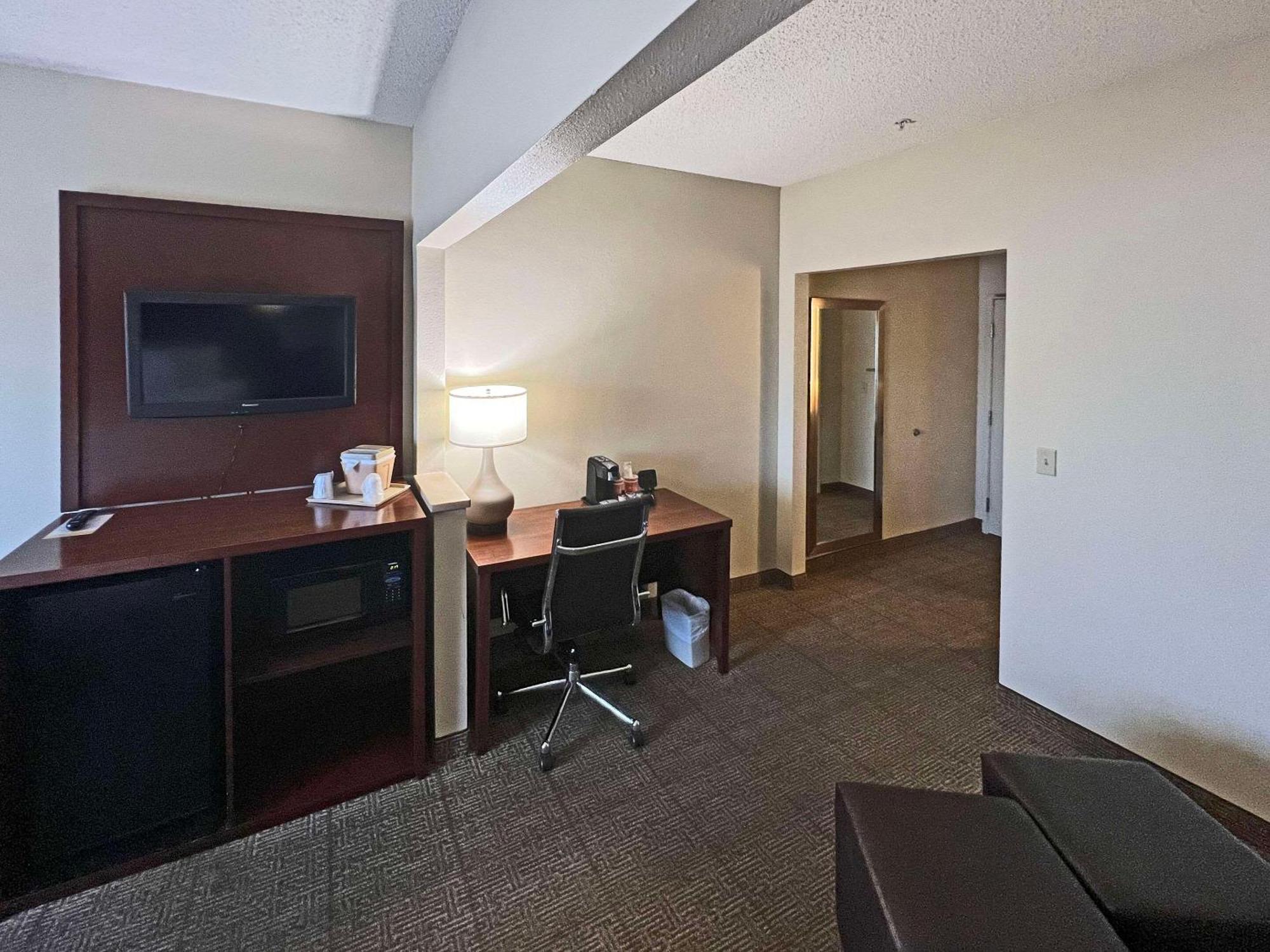 Comfort Suites Peoria Sports Complex Exterior foto